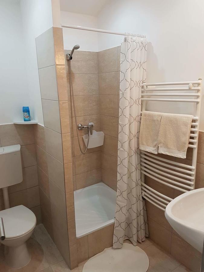 Hedi Vendeghaz Apartment